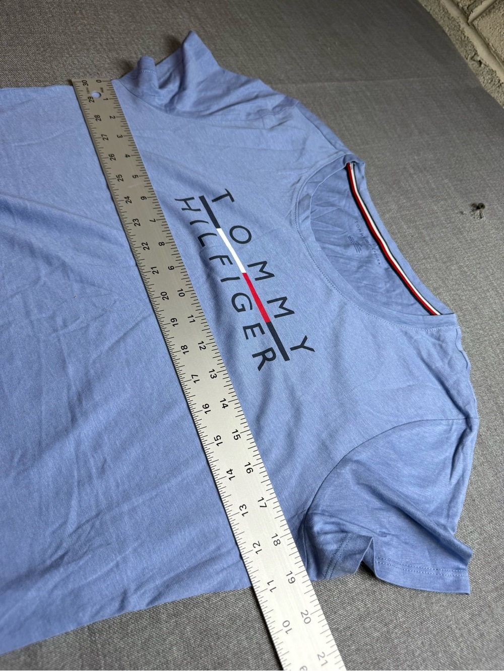 Tommy Hilfiger Women's Light Blue Logo Crewneck Tee - Picture 10 of 10